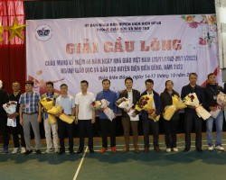Khai mạc giải cầu lông chào mừng 40 năm ngày nhà giáo Việt Nam