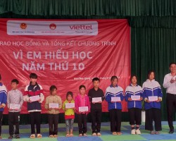 TRAO HỌC BỔNG “VÌ EM HIẾU HỌC” NĂM HỌC 2023 – 2024